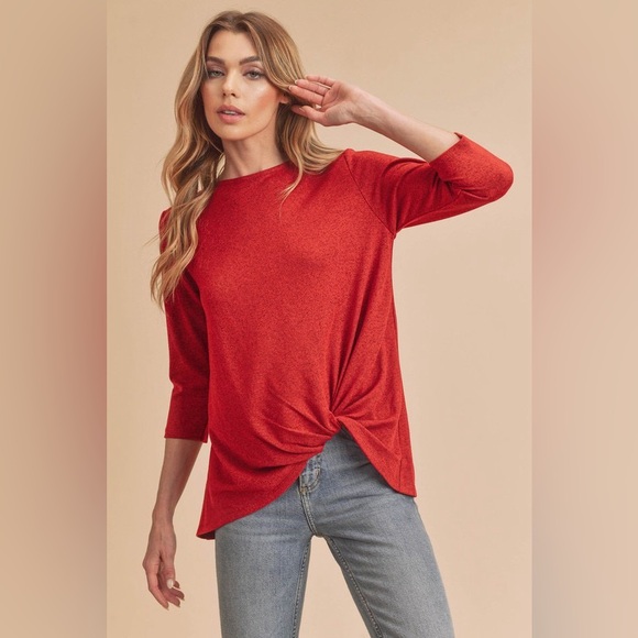 Aemi + Co Twist Front Round Neck 3/4 Sleeve T-Shirt - Picture 1 of 3